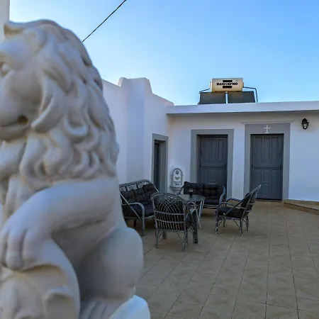 Lakena Traditional House Menetai Exterior photo