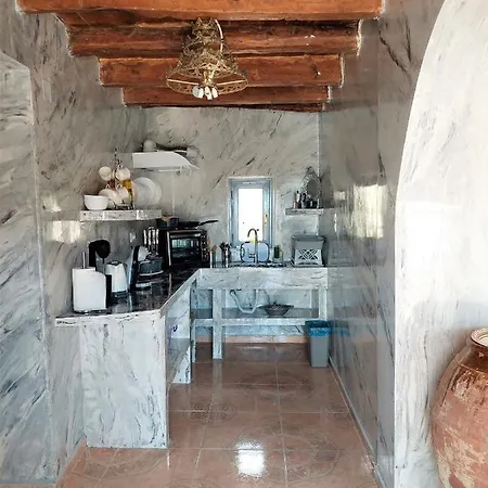 Lakena Traditional House Menetai Exterior photo